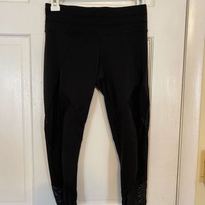Athleta crop capri leggings with sheer sides XS